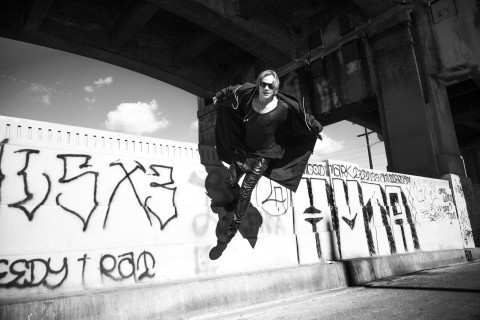 Ayollar kiyimidagi erkaklar bilan porno